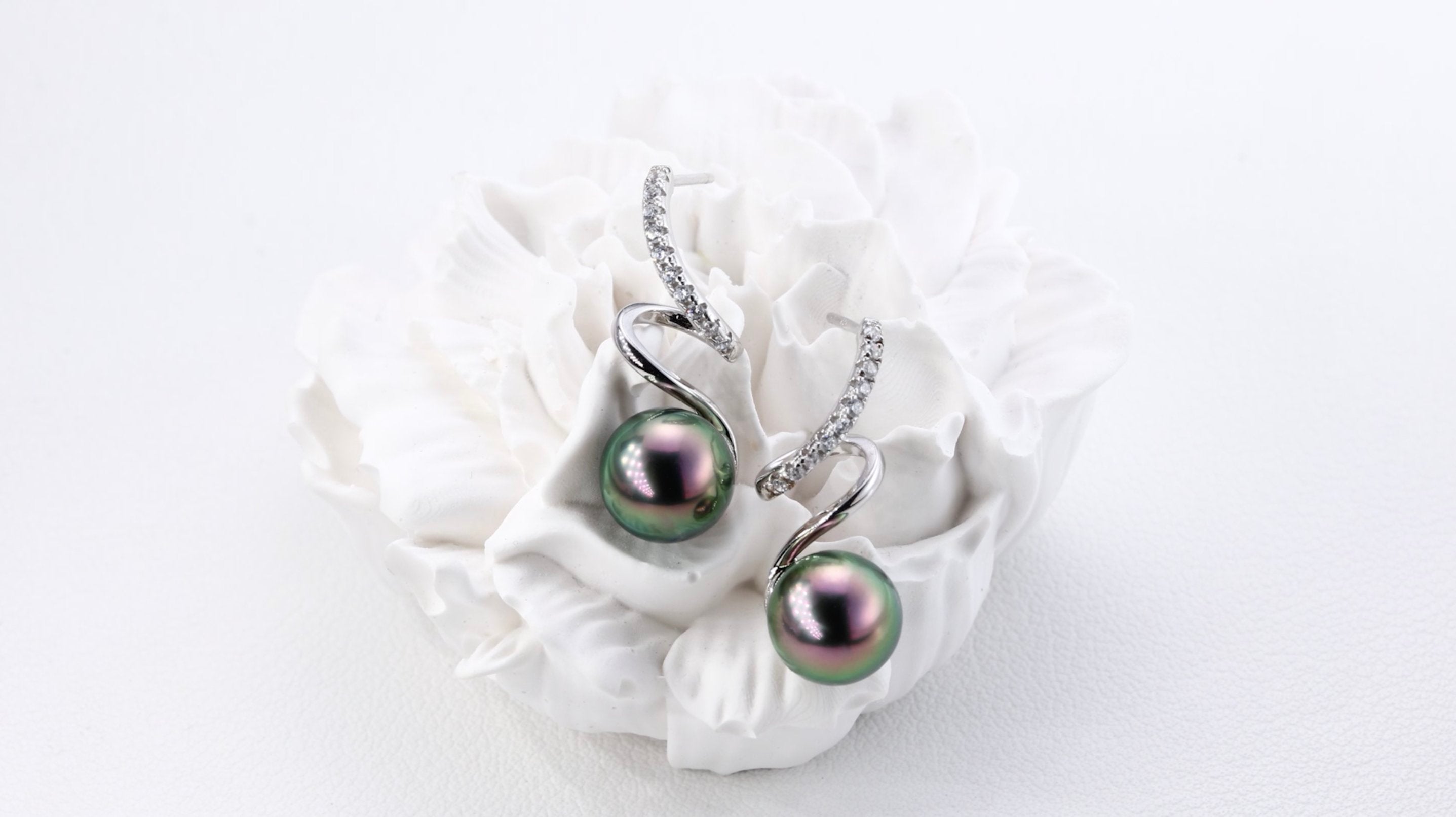 ピアス LOVE ME MONSTER Great Pearl Ribbon Earrings 4BFK363 LOVE ME MONSTER Great Pearl Ribbon Earrings 4BFK363 (LOVE ME