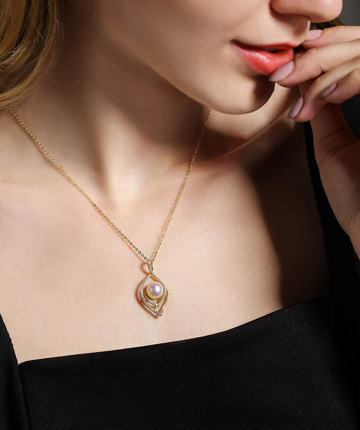 Lucky Peacock Genuine Pearl Necklace