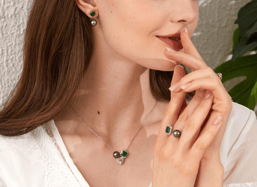 CHAULRI Tahitian Black Pearl Natural Prasiolite Light Green Amethyst Quartz Simulated Emerald Pendant Necklace - CHAULRI