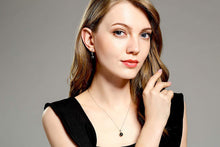 Load image into Gallery viewer, 18K Solid Gold Tahitian Black Pearl Pendant Necklace