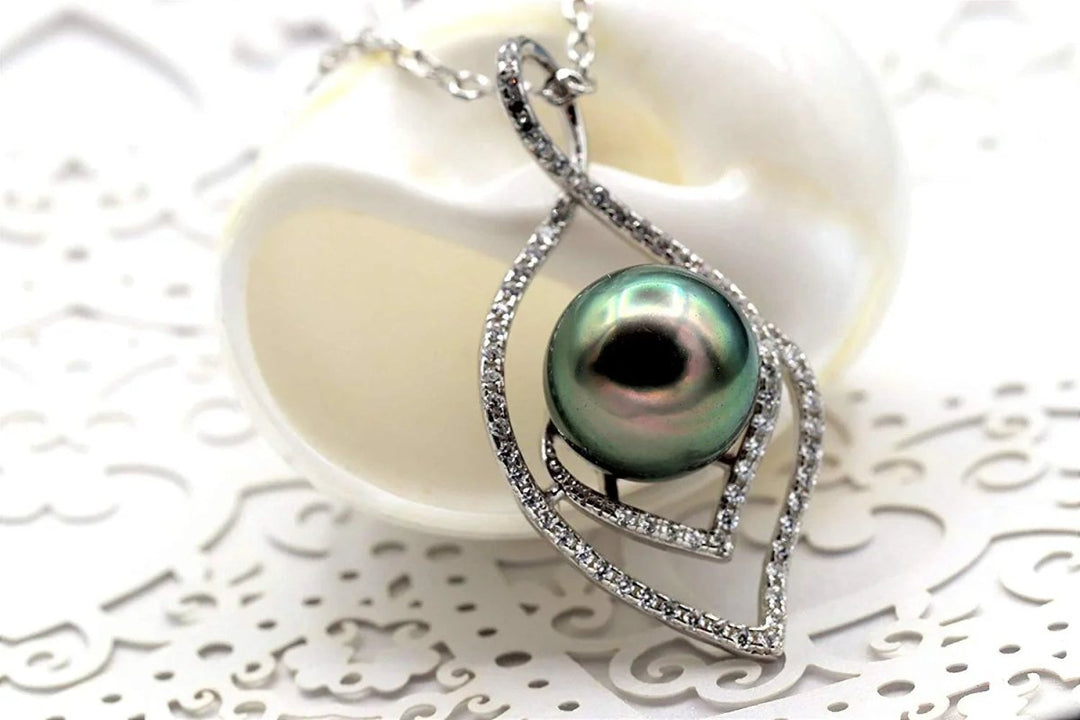 Lucky Peacock Genuine Tahitian Black Pearl Necklace - CHAULRI